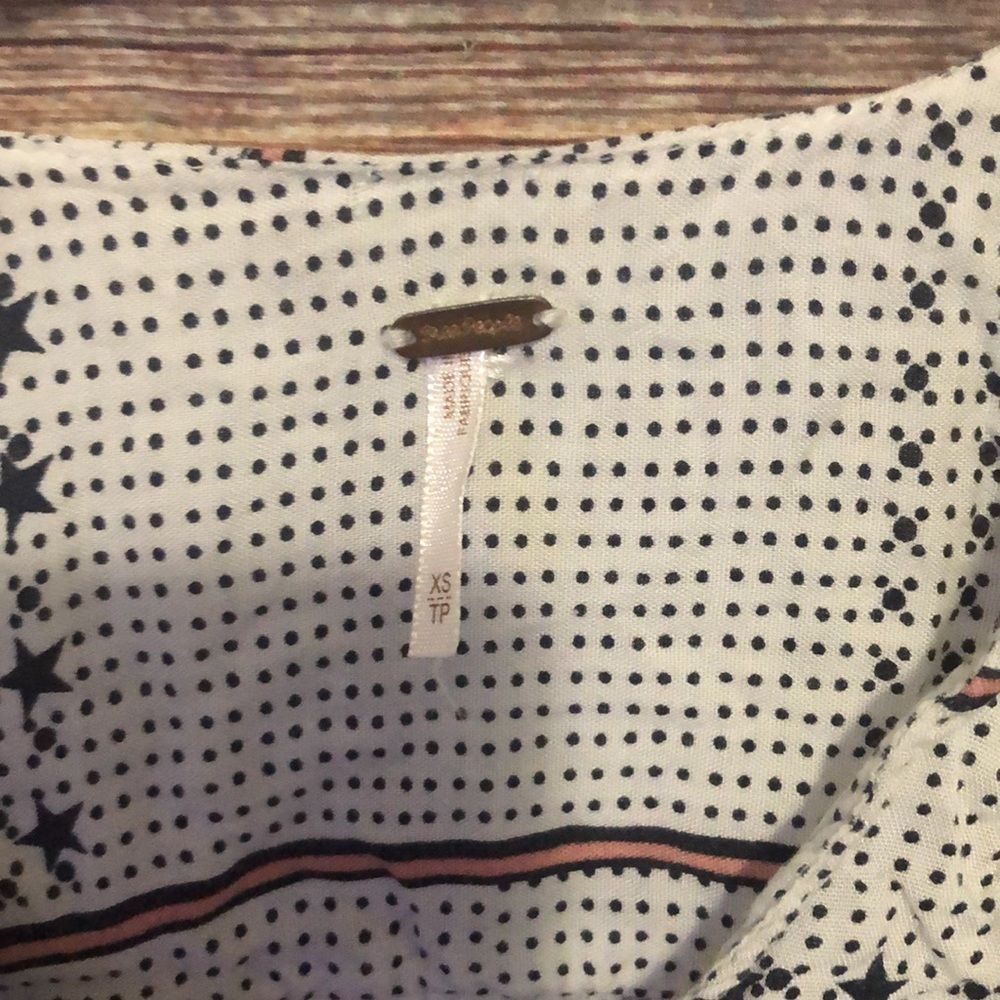 Free People Top. size XS - Picture 2 of 3